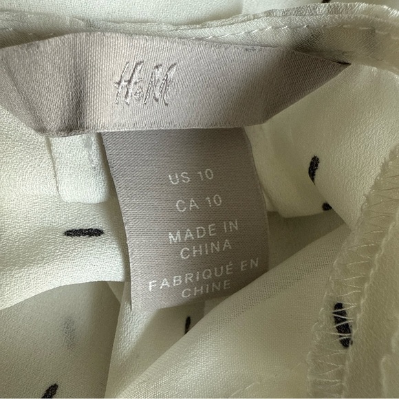 H&M White Black Dotted Line Blouse Butterfly Flutter Sleeves V Neck Size 10 - Picture 5 of 7